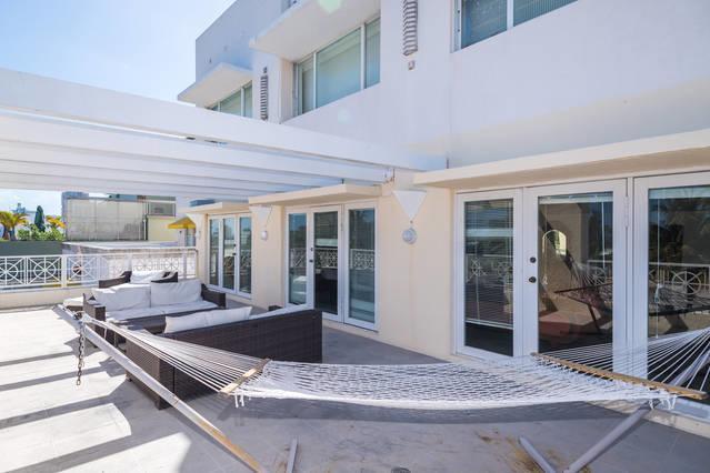 Casa Grande Suites By Yourent ไมอามีบีช ภายนอก รูปภาพ